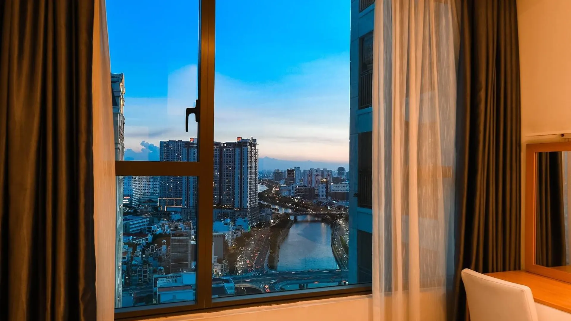 April Apartment Ho Chi Minh City Hotel
