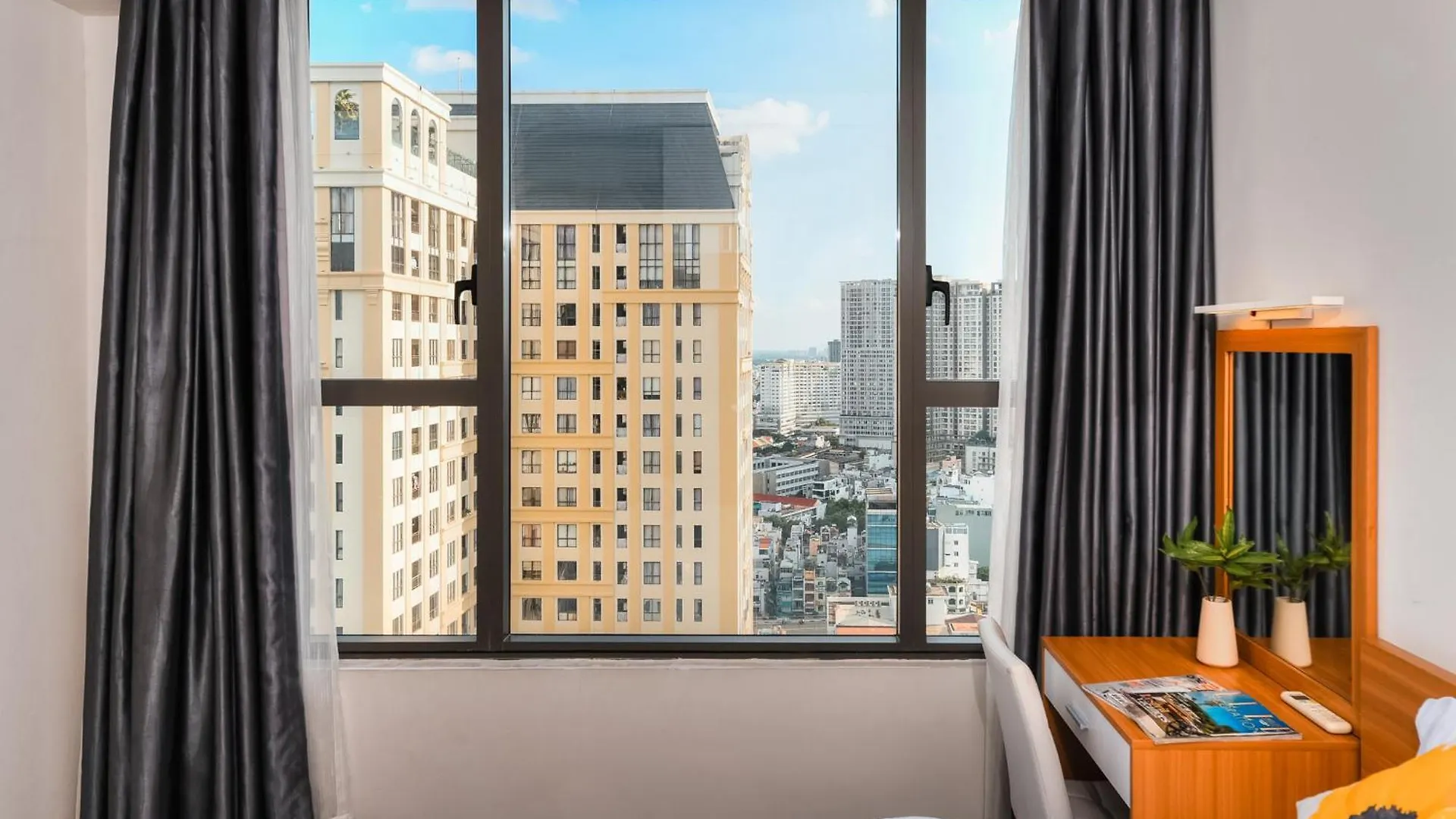 April Apartment Ho Chi Minh City 4*,  Vietnam